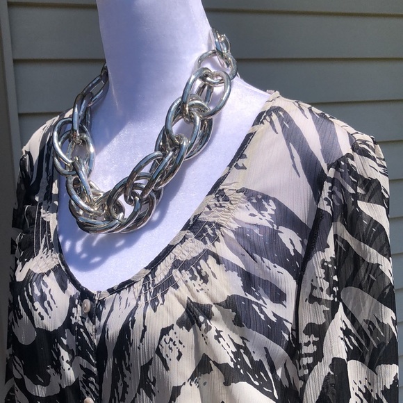 Pretty Shirt Dress by Express - Picture 6 of 17